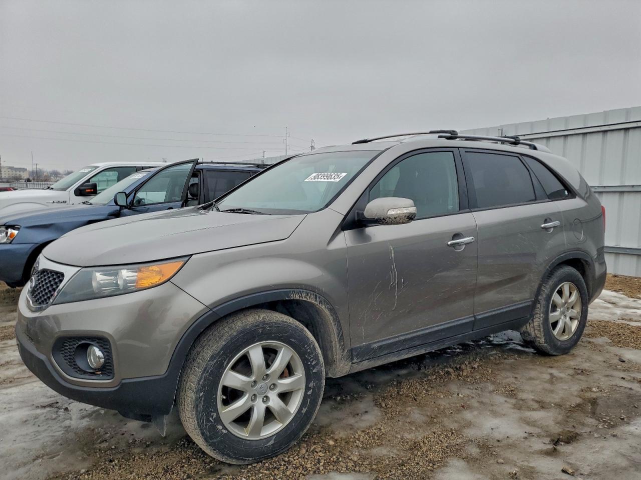 KIA SORENTO LX 2013