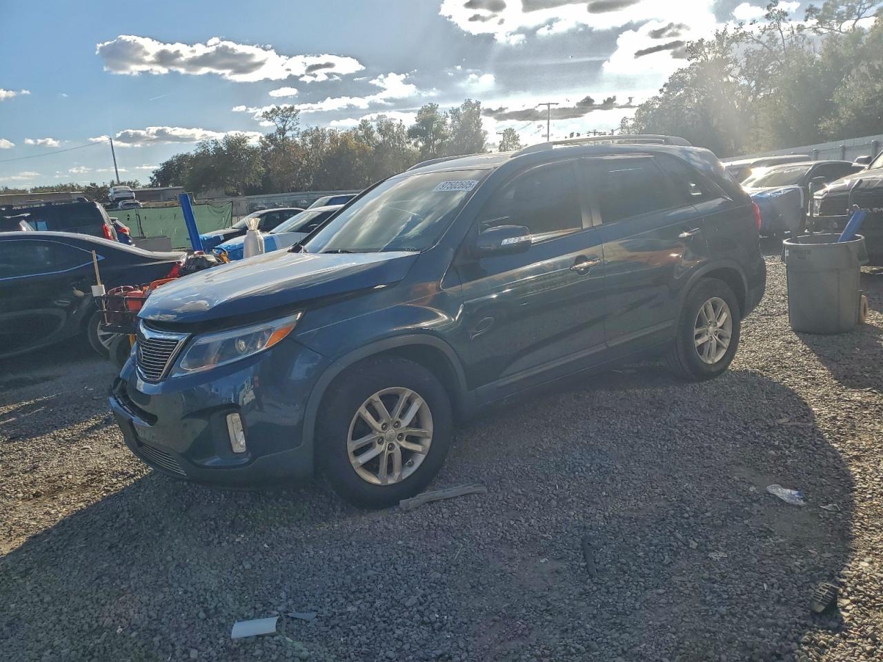 KIA SORENTO LX 2015