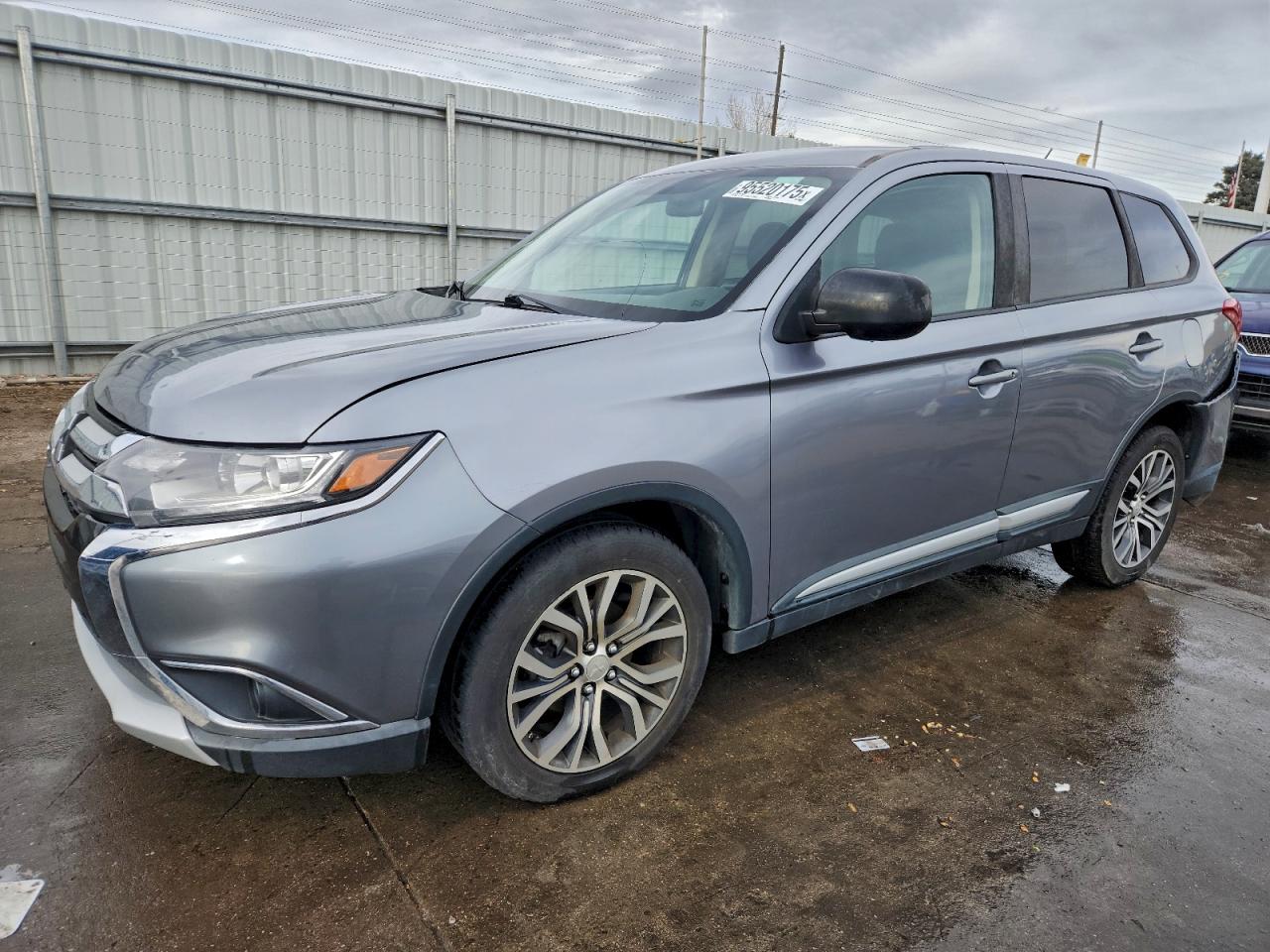 MITSUBISHI OUTLANDER 2016