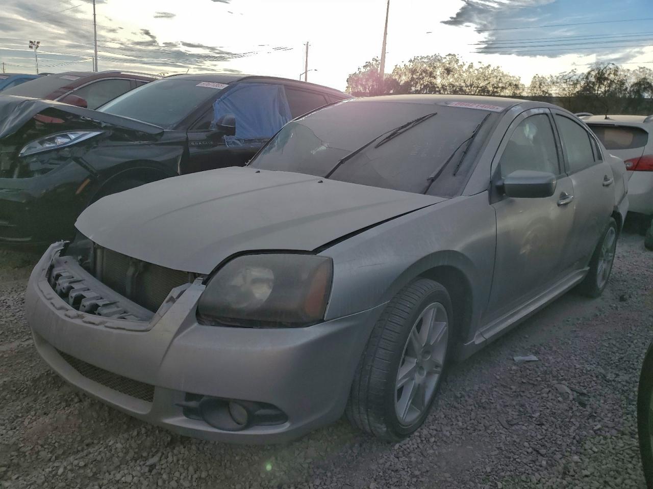 MITSUBISHI GALANT ES 2010