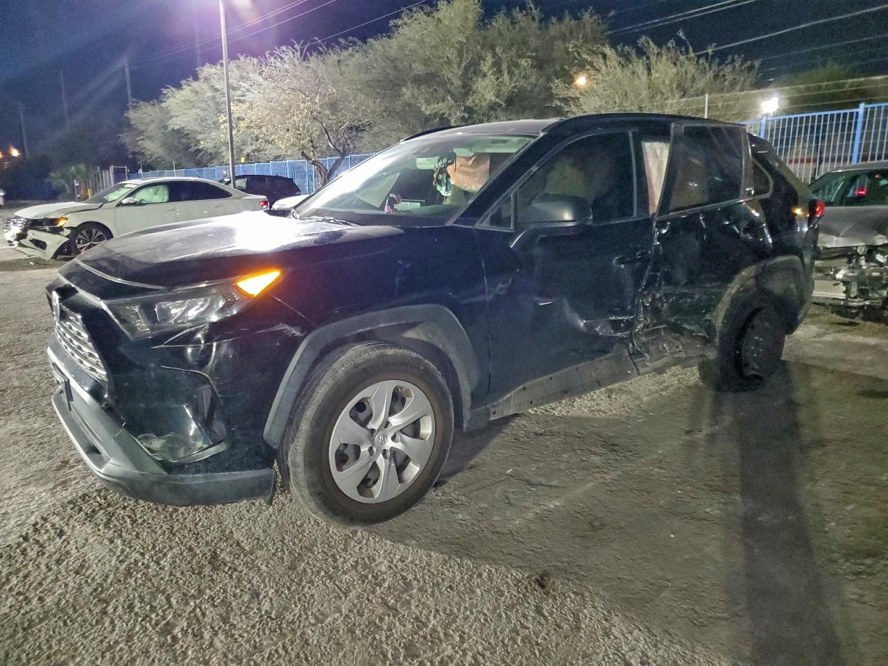 TOYOTA RAV4 LE 2019