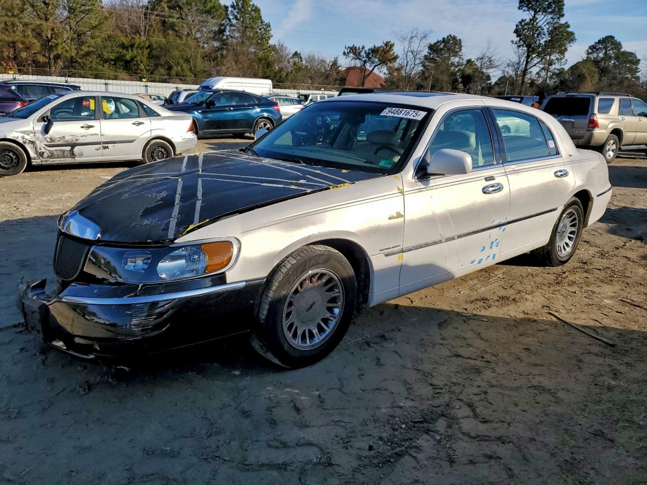 LINCOLN TOWN CAR C 2001