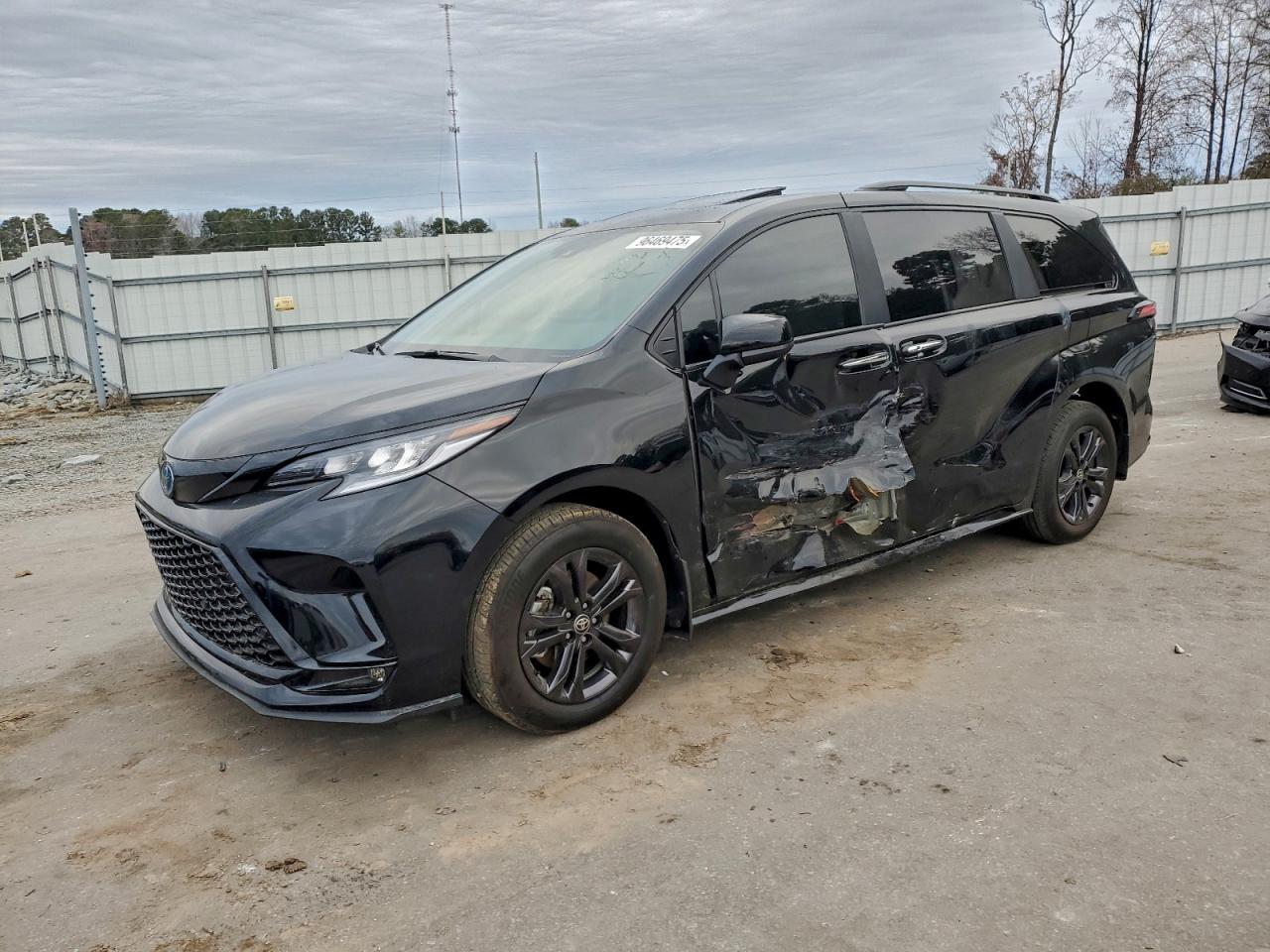 TOYOTA SIENNA XSE 2025