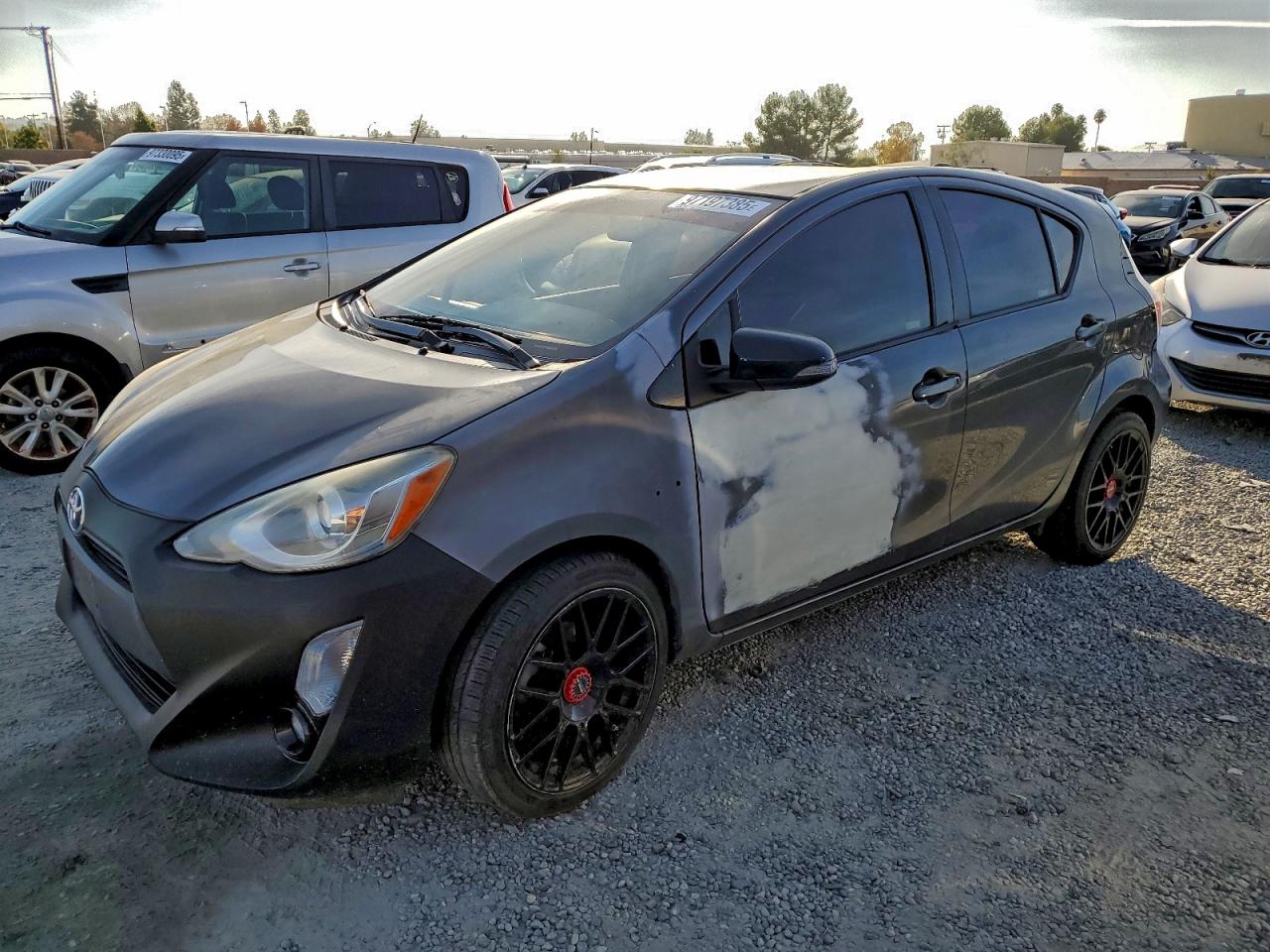 TOYOTA PRIUS C 2016