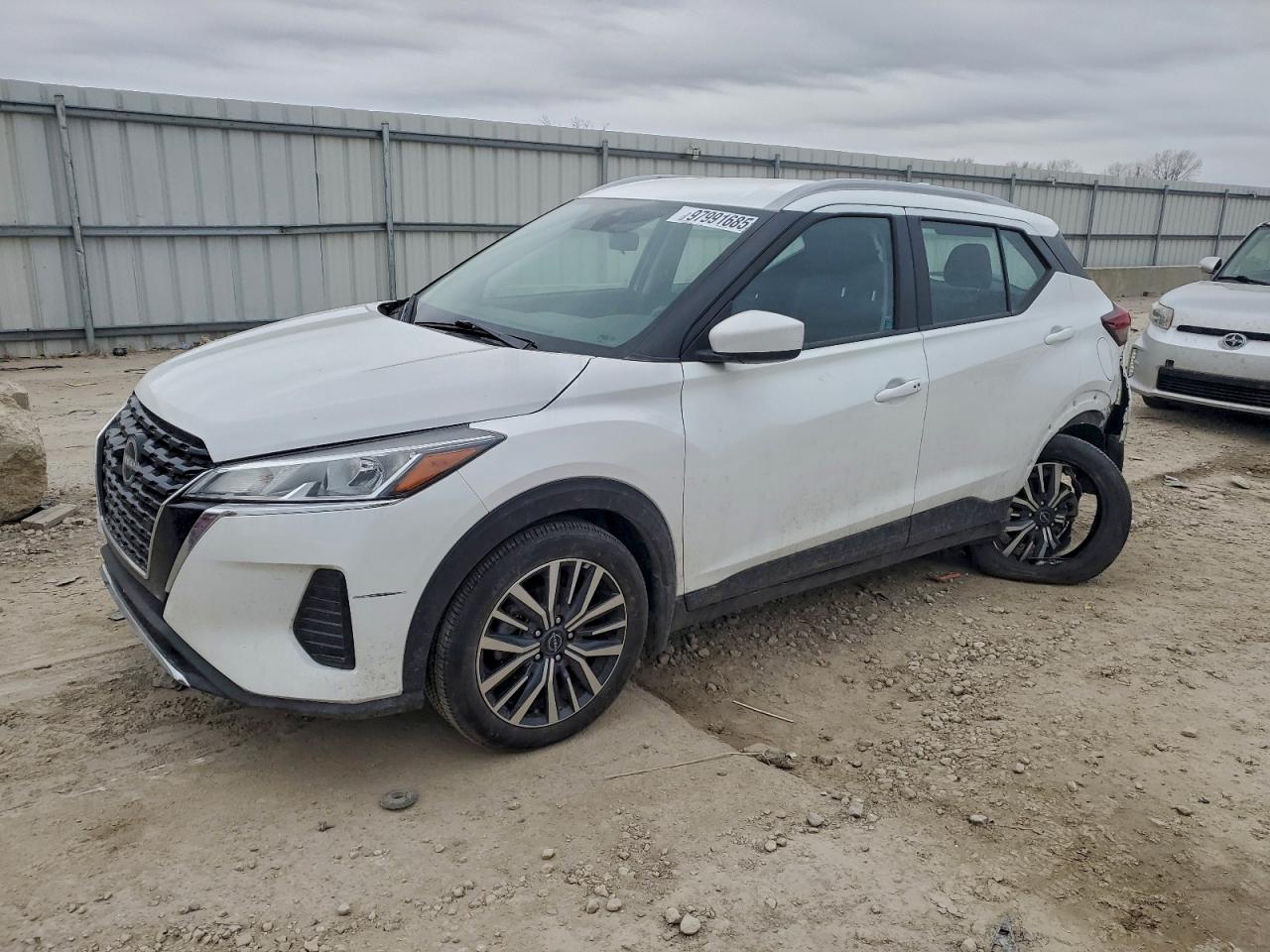 NISSAN KICKS 2023