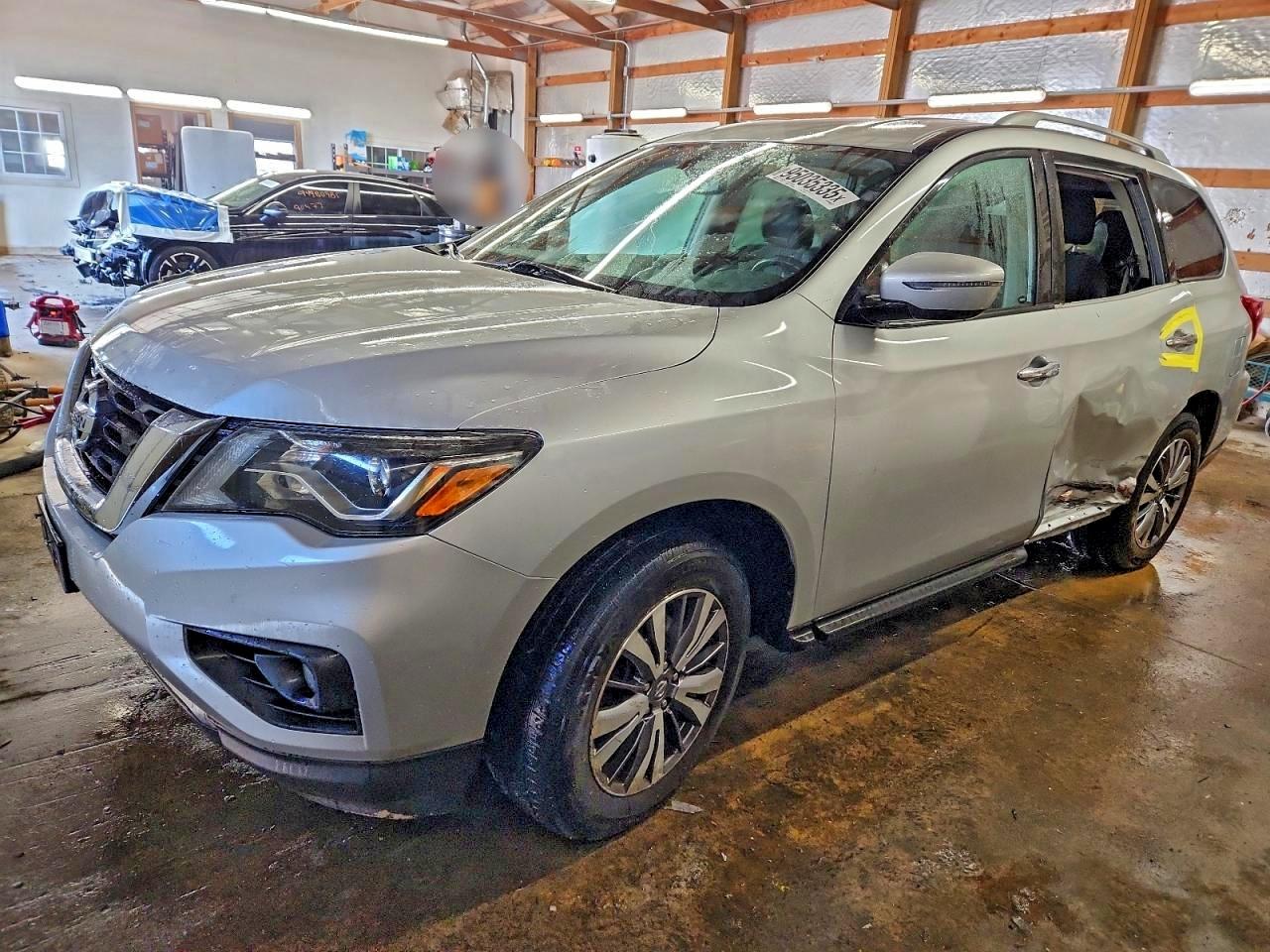 NISSAN PATHFINDER 2019