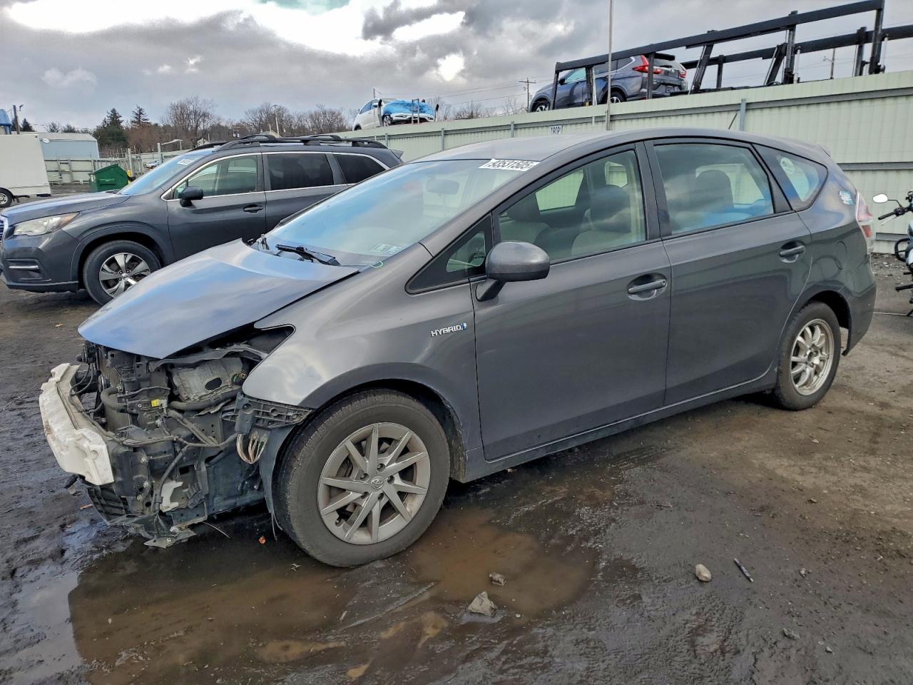 TOYOTA PRIUS V 2015