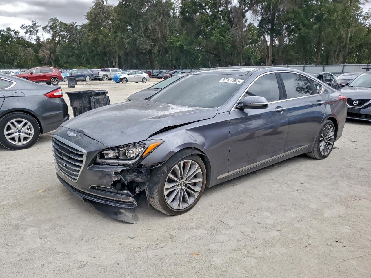 HYUNDAI GENESIS 3. 2015