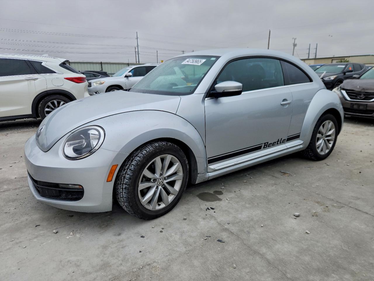 VOLKSWAGEN BEETLE 2014