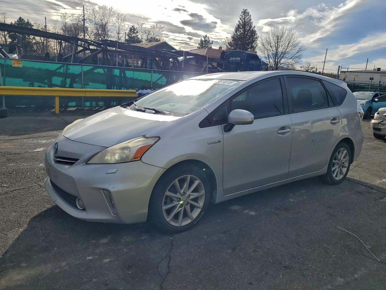 TOYOTA PRIUS V 2014