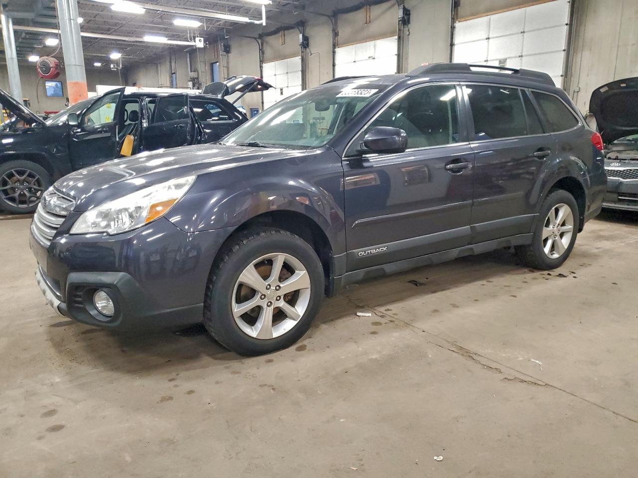 SUBARU OUTBACK 2. 2013