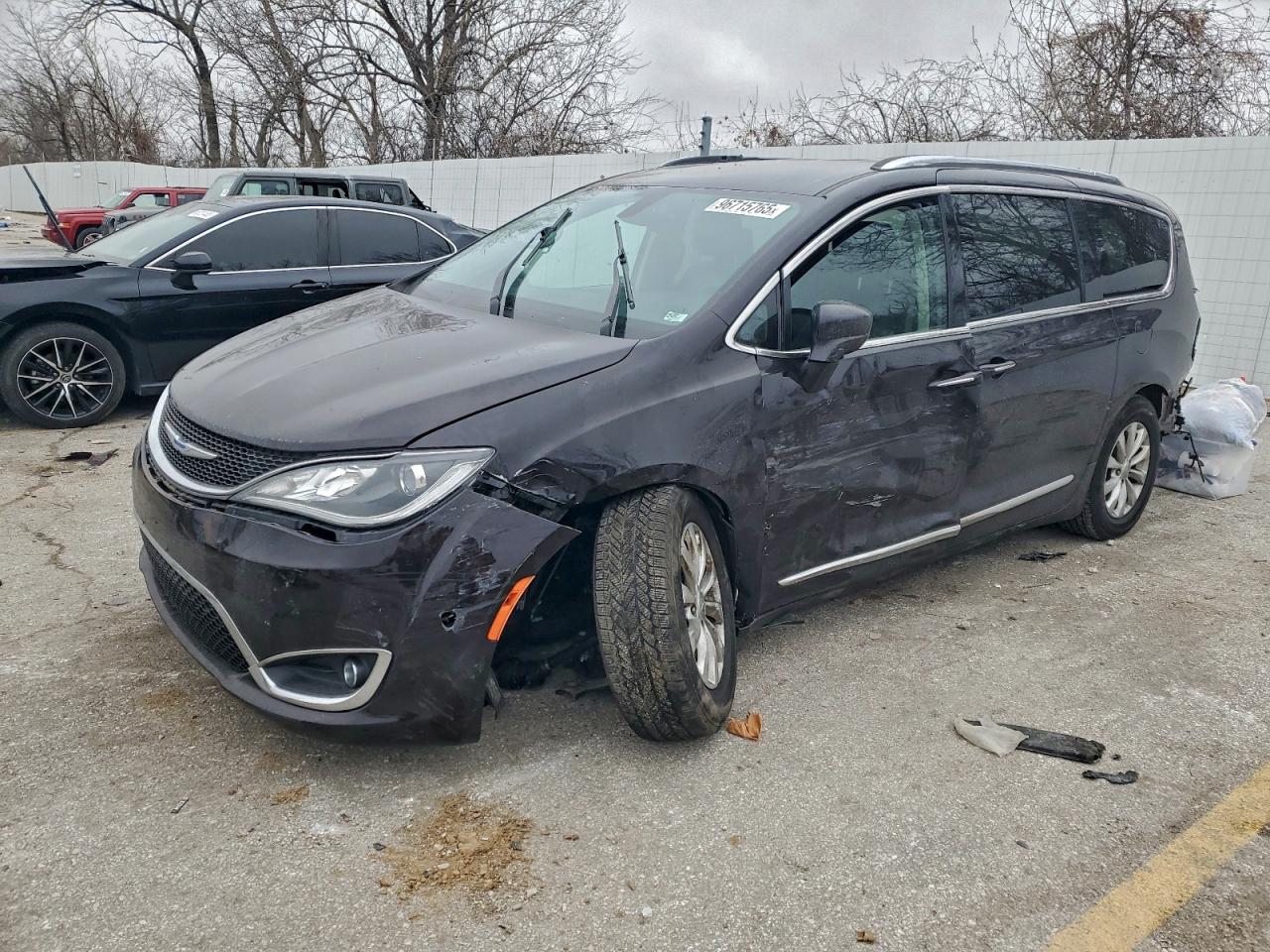 CHRYSLER PACIFICA 2018