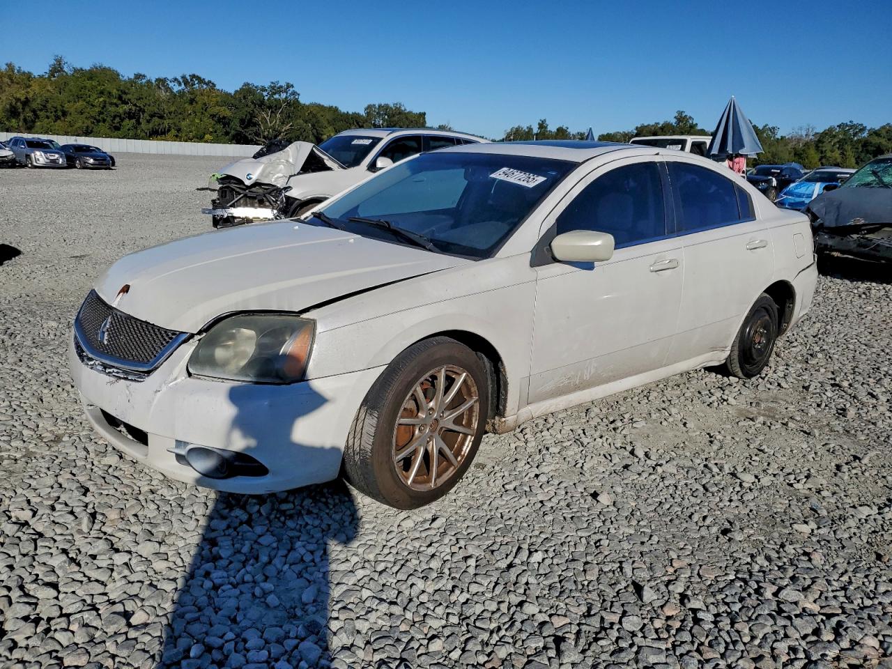 MITSUBISHI GALANT ES 2012