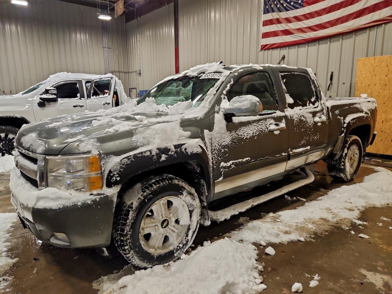 CHEVROLET SILVERADO 2011