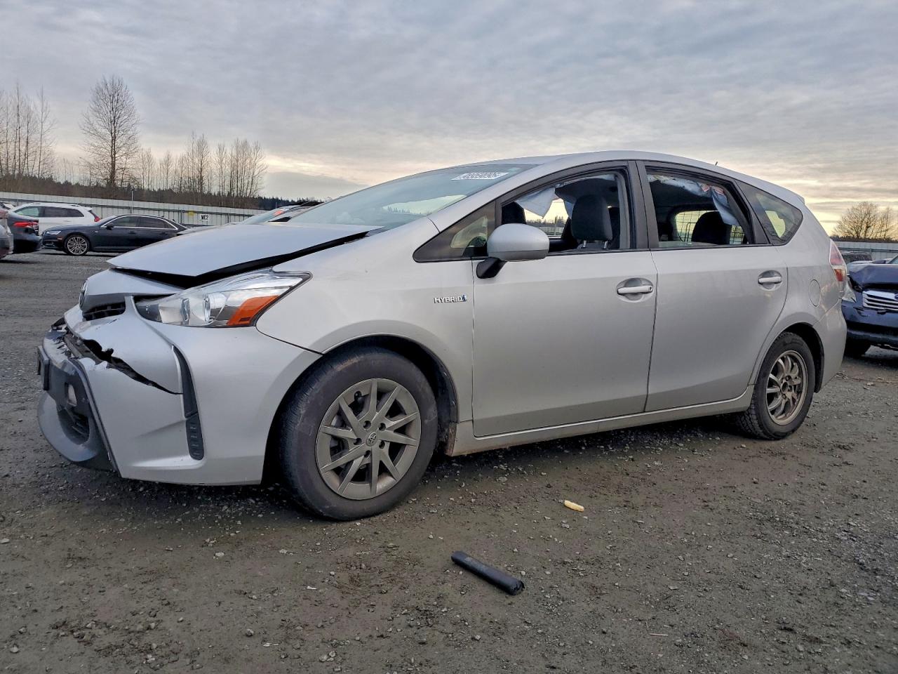 TOYOTA PRIUS V 2015