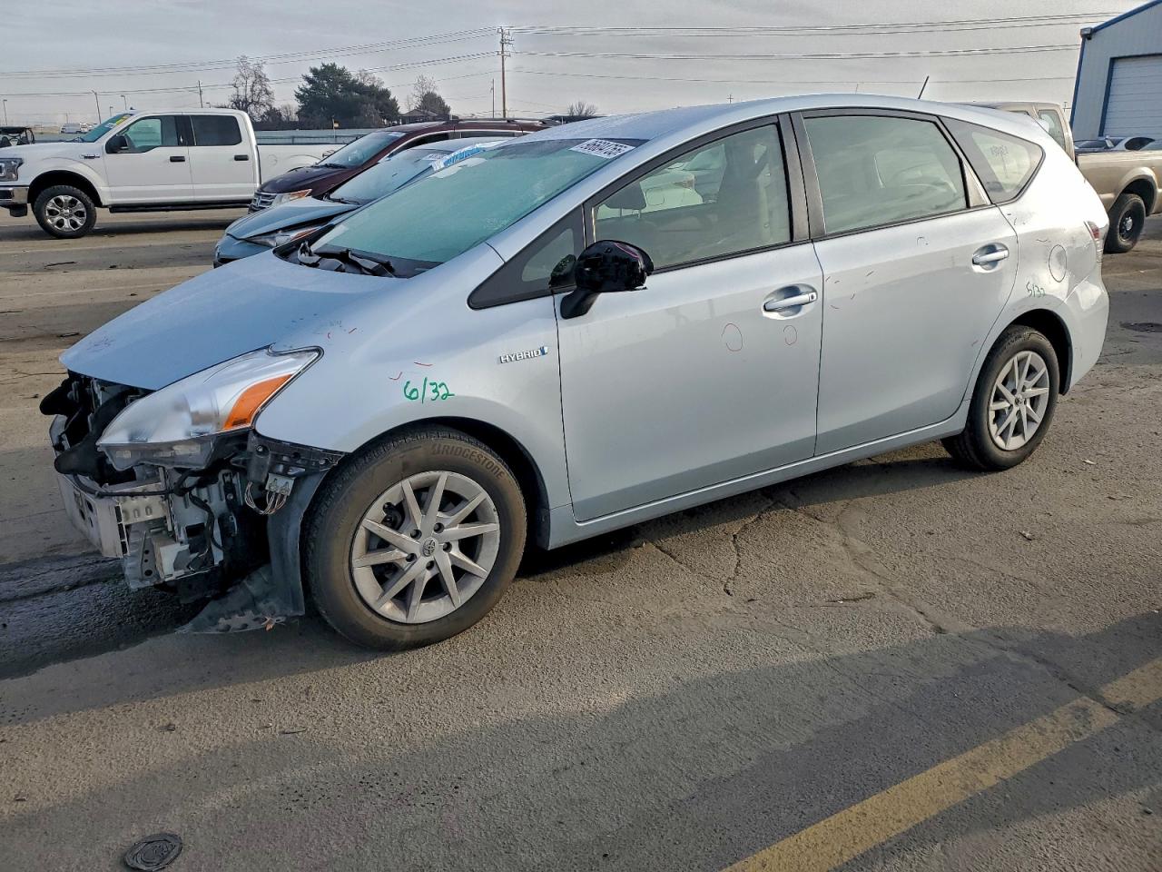 TOYOTA PRIUS V 2014