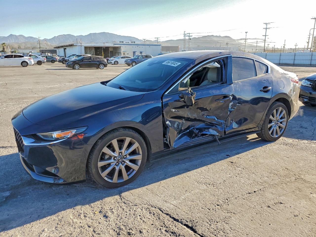 MAZDA 3 2019