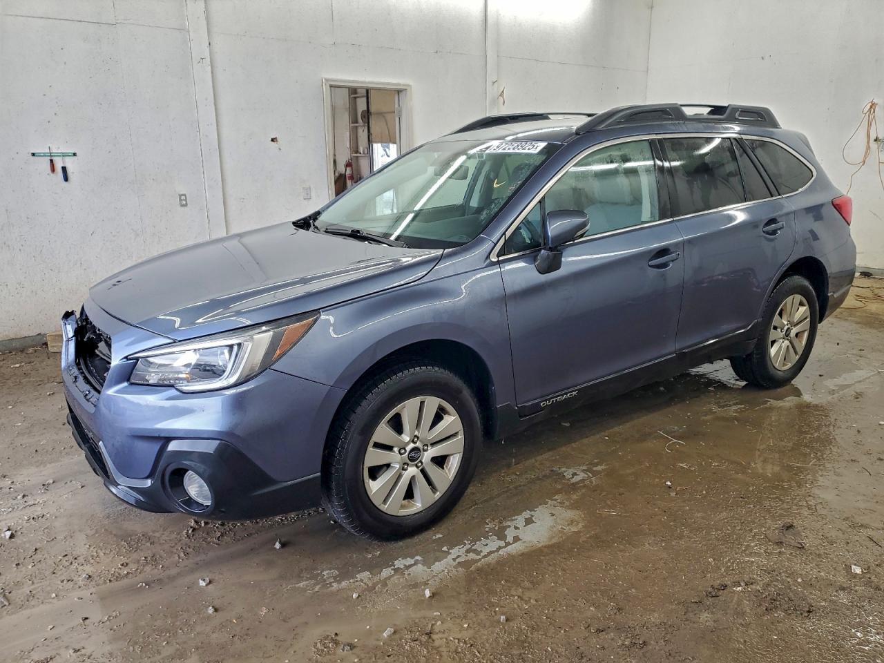 SUBARU OUTBACK 2018