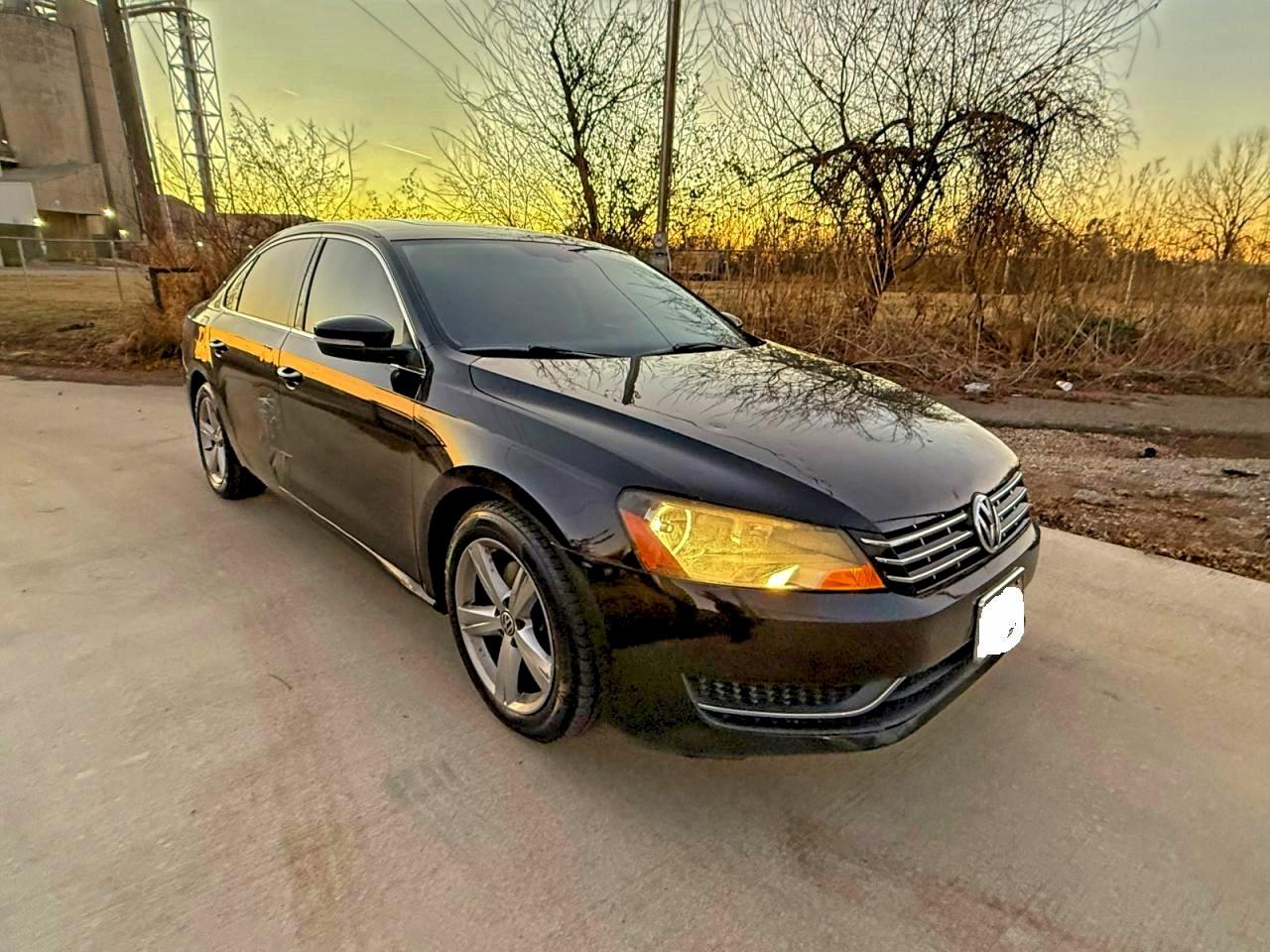 VOLKSWAGEN PASSAT SE 2012