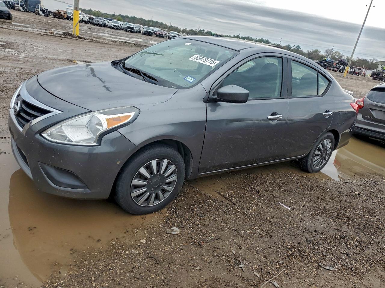 NISSAN VERSA 2016