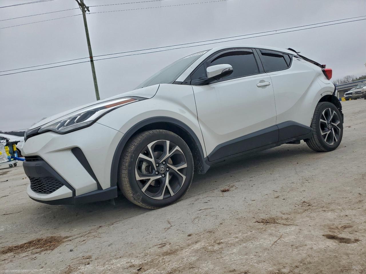 TOYOTA C-HR XLE 2022