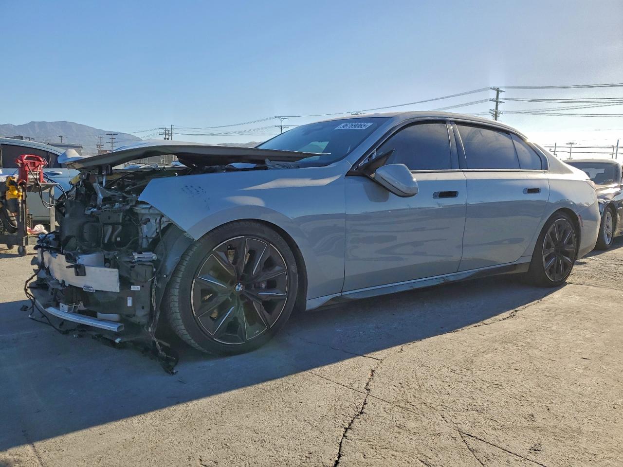 BMW 760 2024