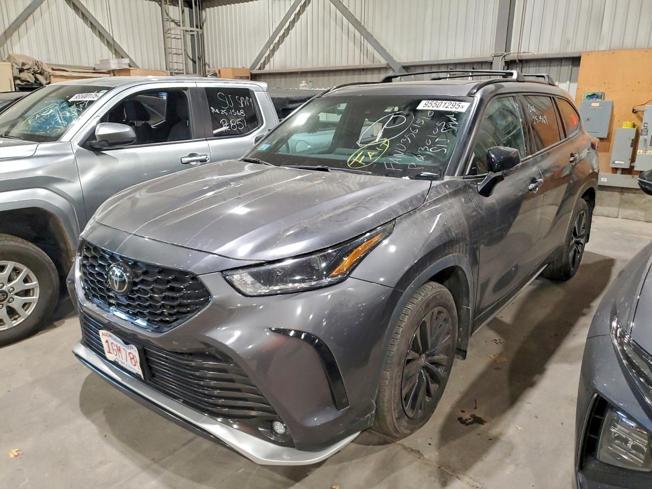 TOYOTA HIGHLANDER 2023