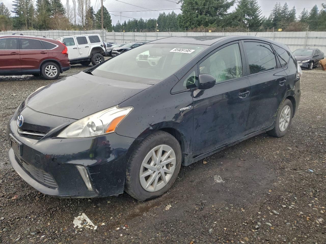 TOYOTA PRIUS V 2013