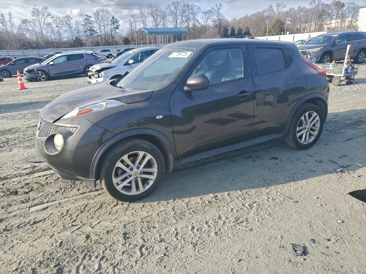 NISSAN JUKE S 2011