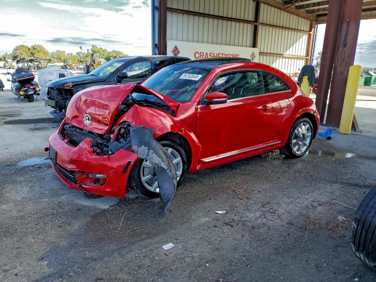 VOLKSWAGEN BEETLE 2013