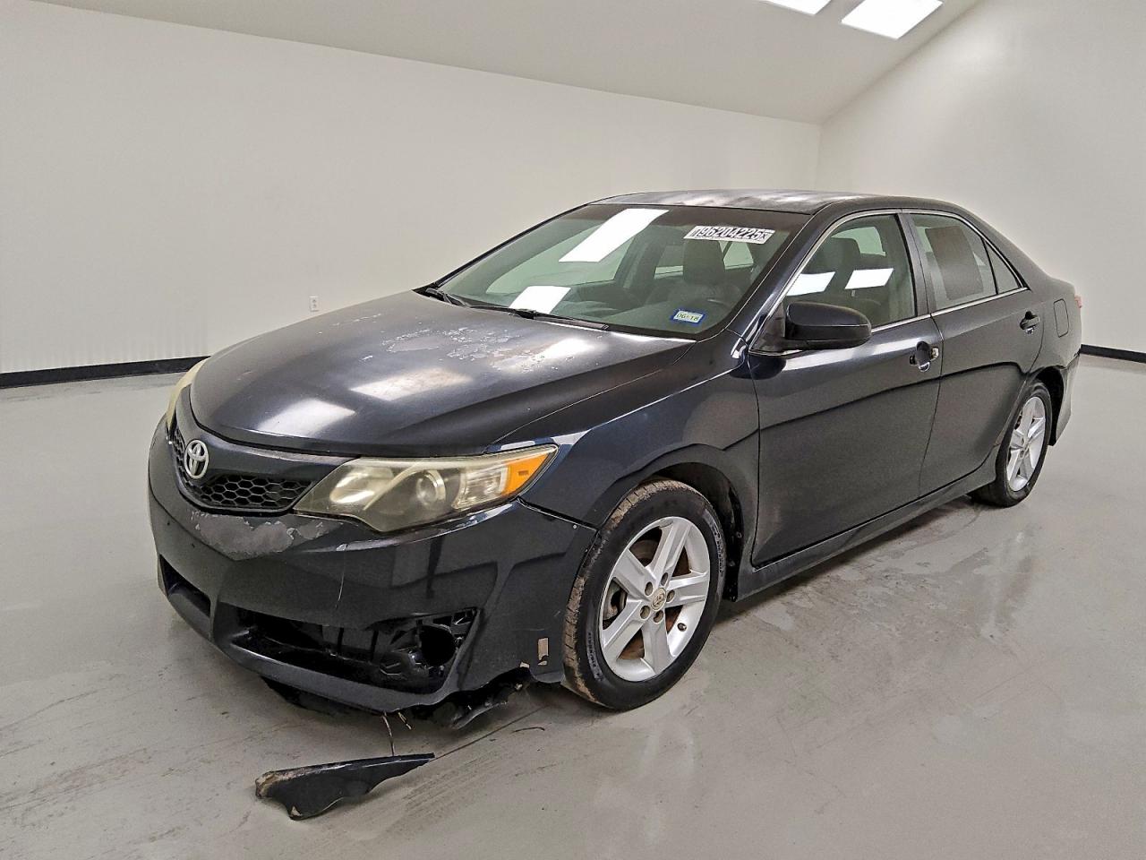 TOYOTA CAMRY BASE 2012