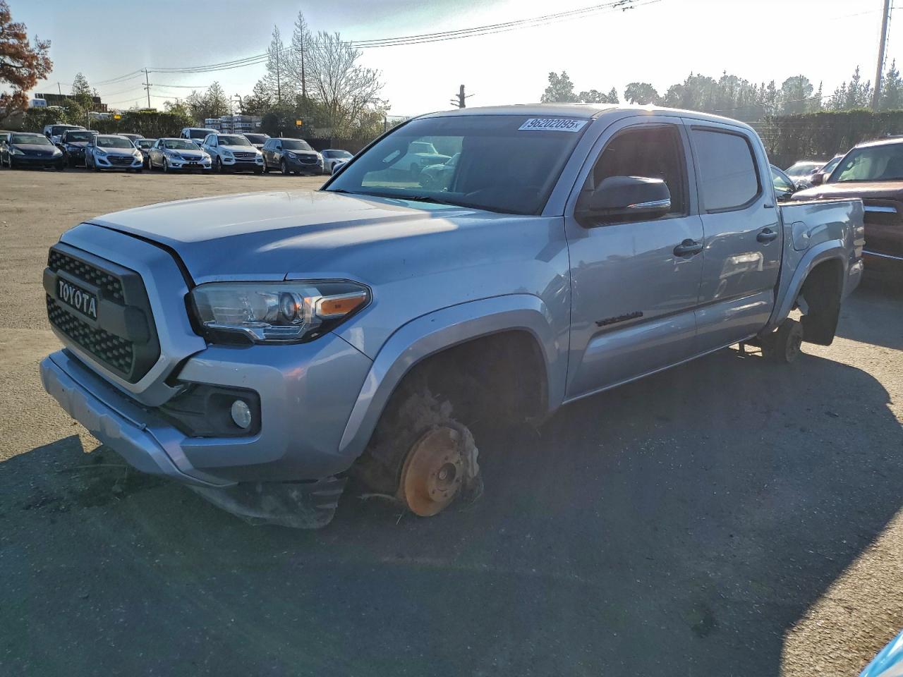 TOYOTA TACOMA 2017