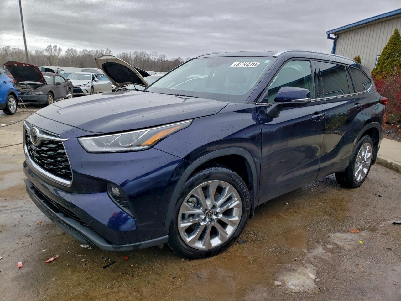TOYOTA HIGHLANDER 2023