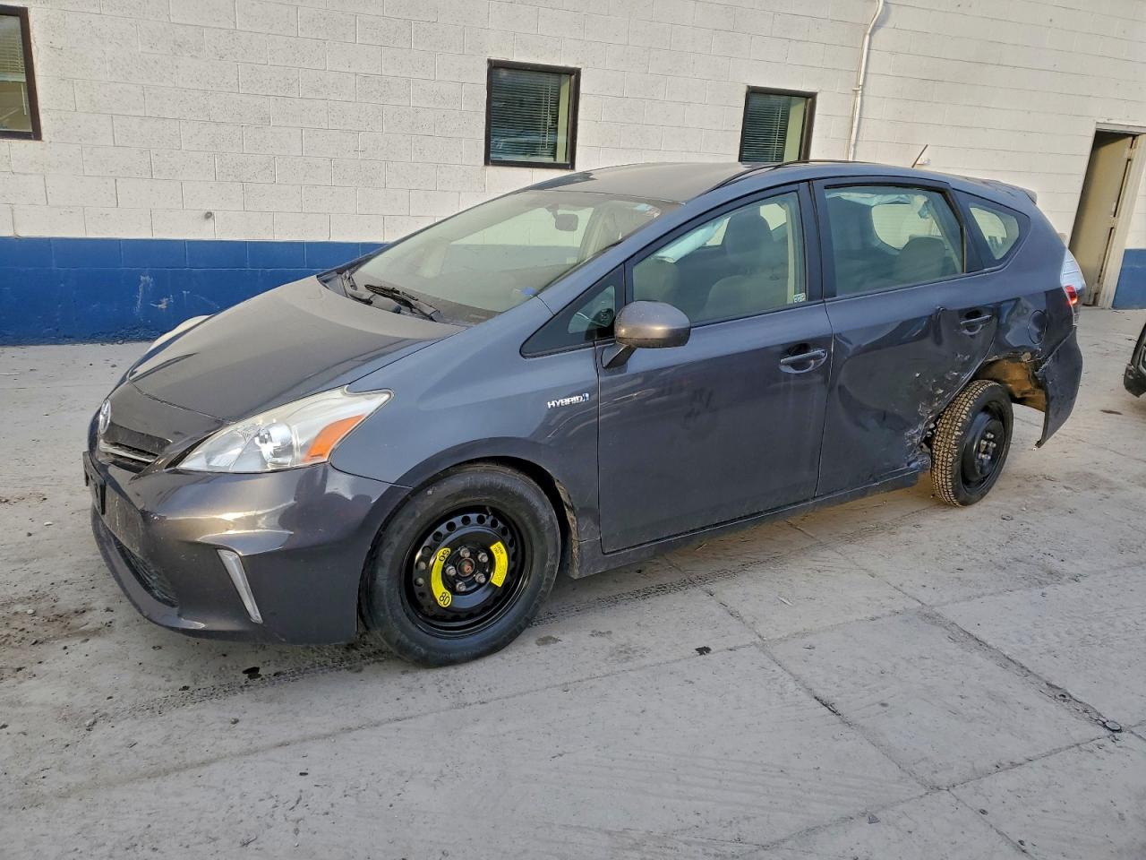 TOYOTA PRIUS V 2012