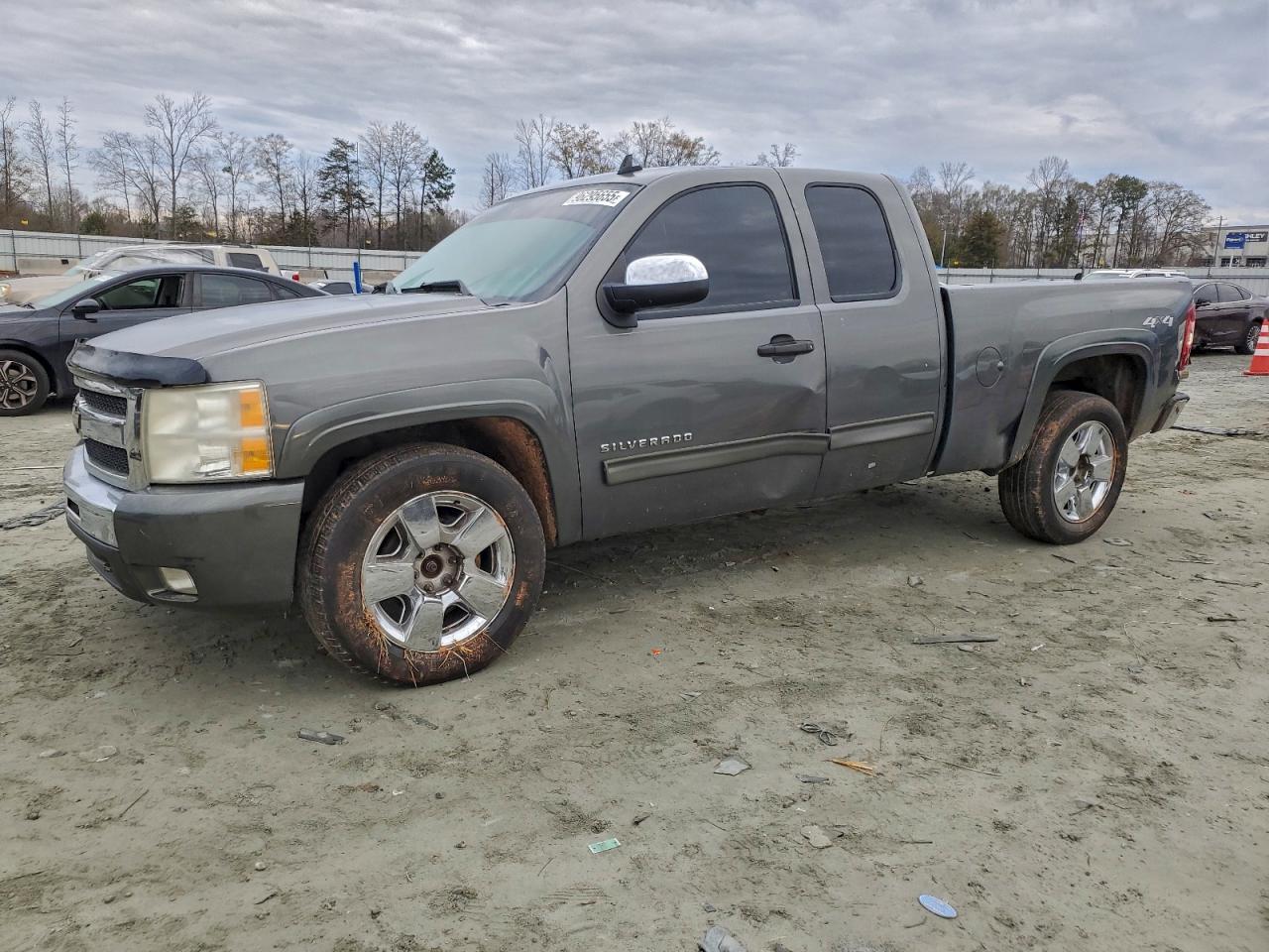 CHEVROLET SILVERADO 2011