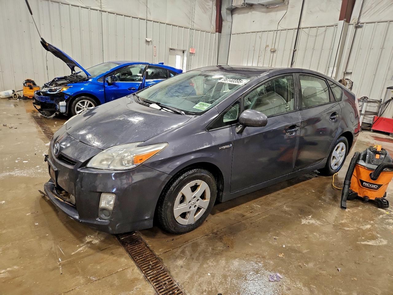 TOYOTA PRIUS 2010
