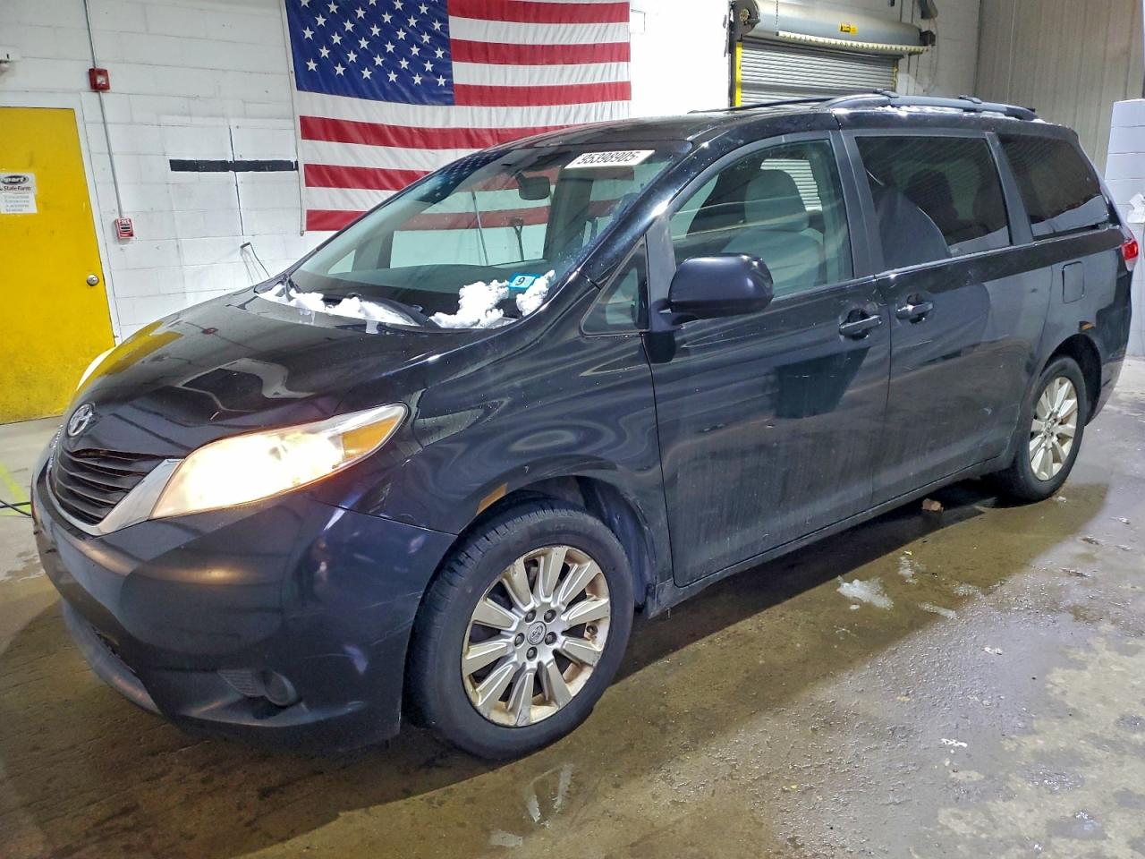 TOYOTA SIENNA 2011