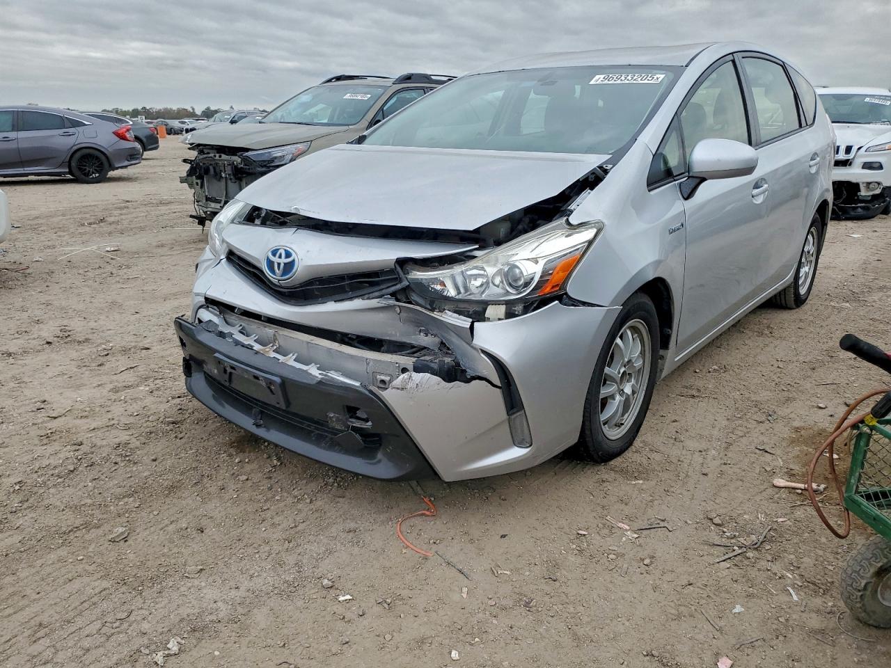 TOYOTA PRIUS V 2017