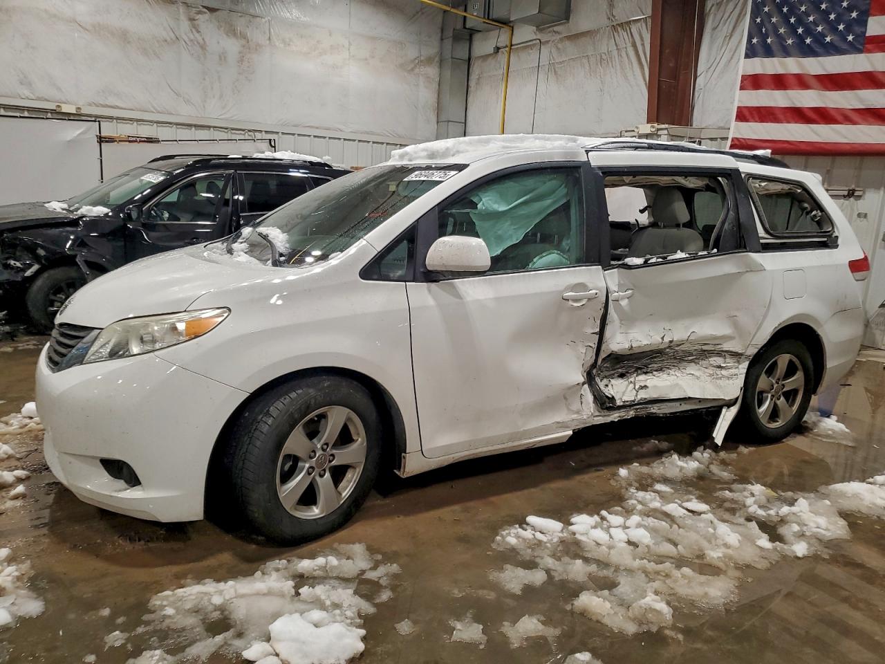 TOYOTA SIENNA 2011