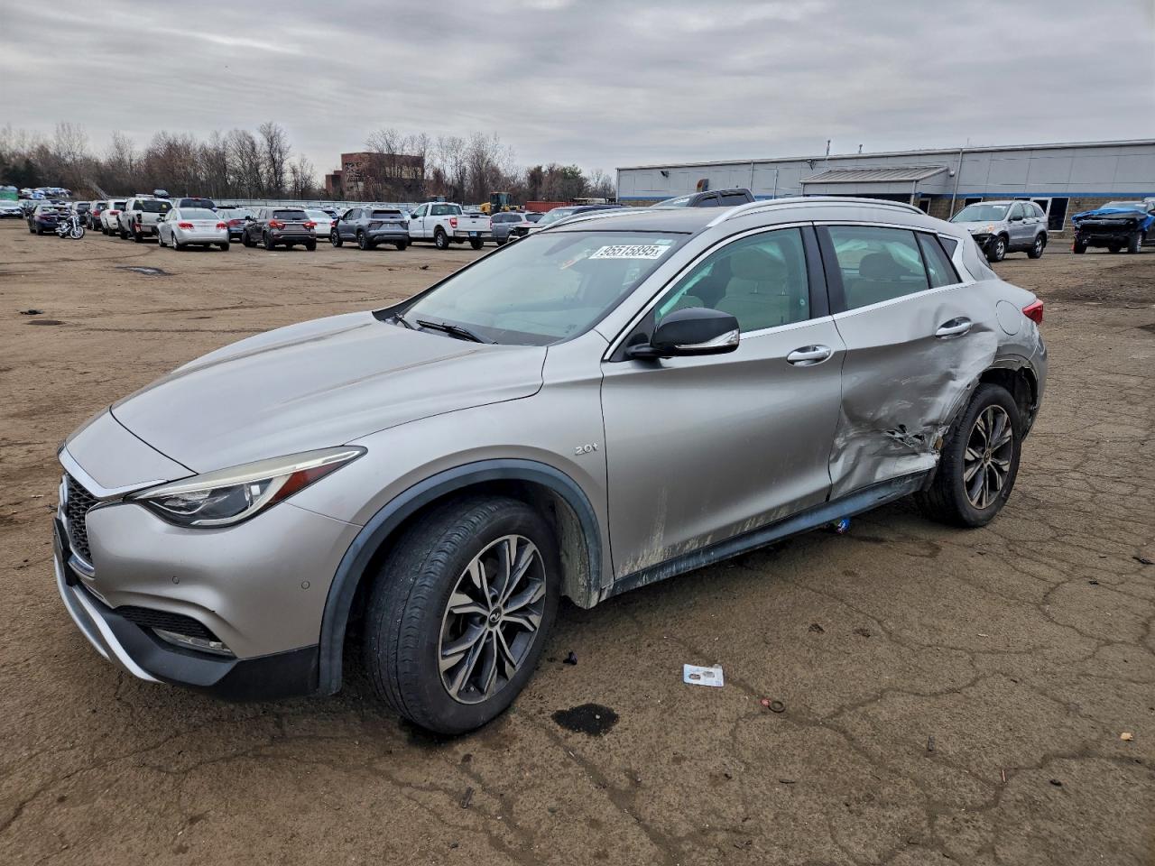 INFINITI QX30 2017