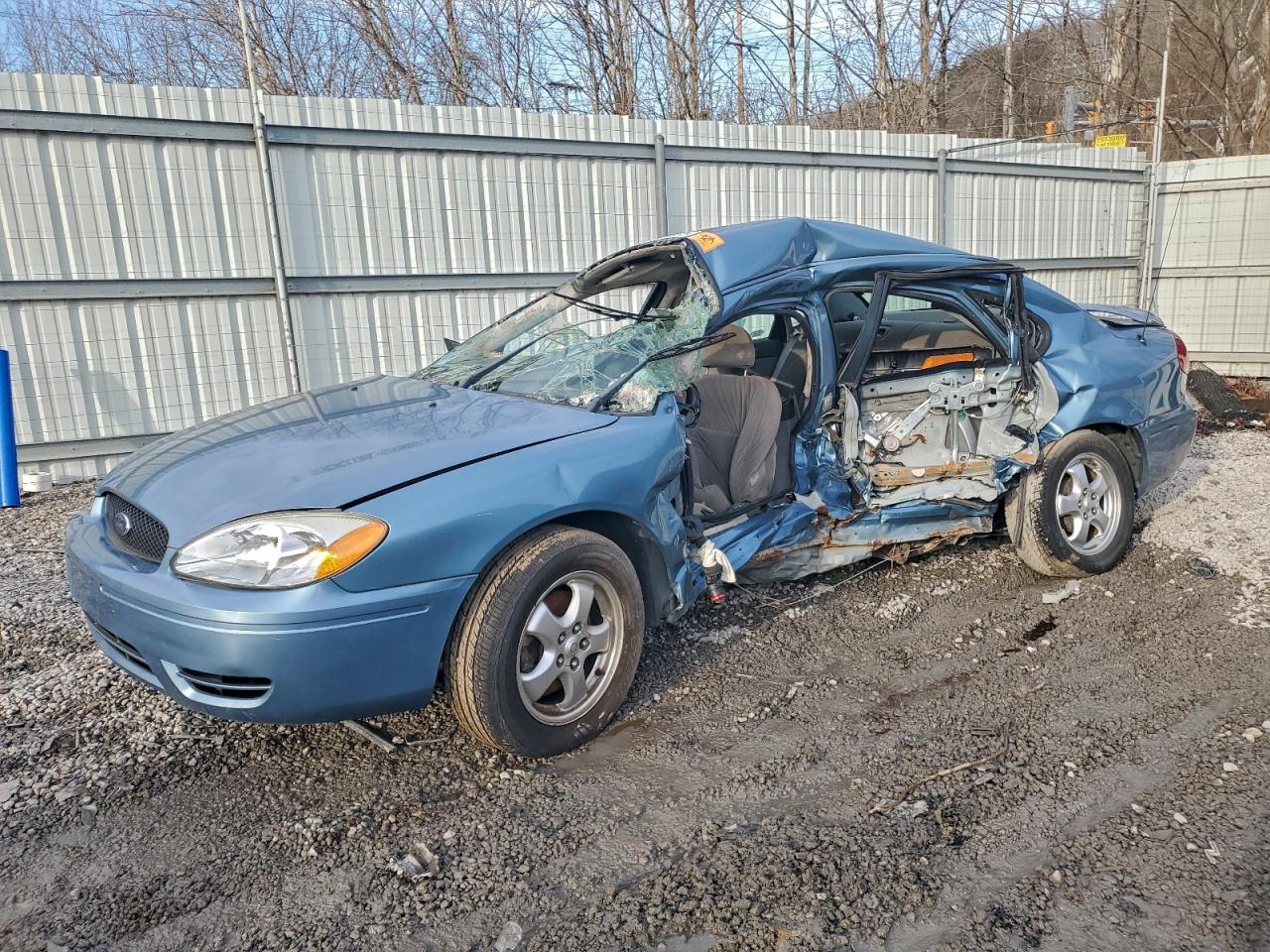FORD TAURUS SE 2005