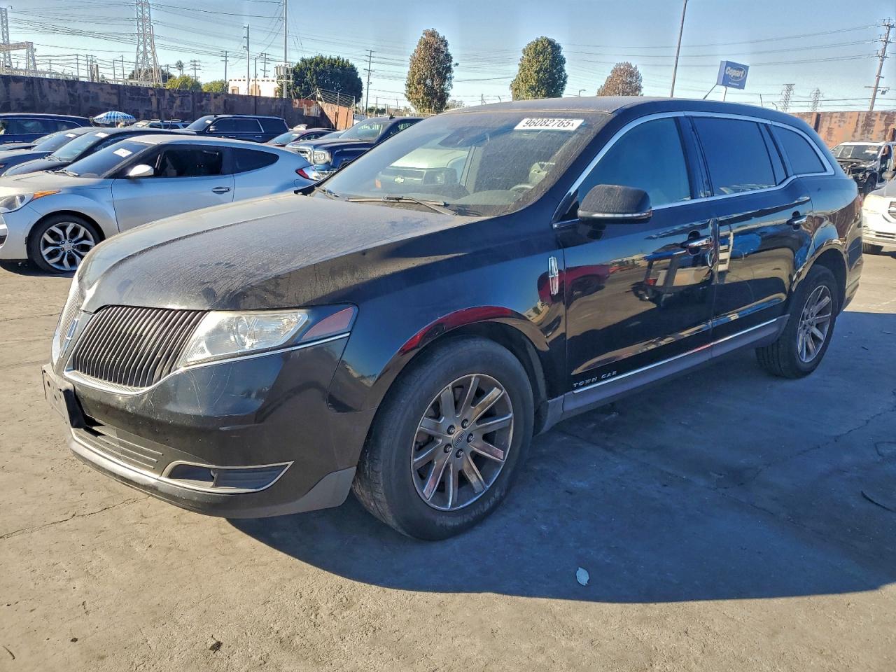 LINCOLN MKT 2015