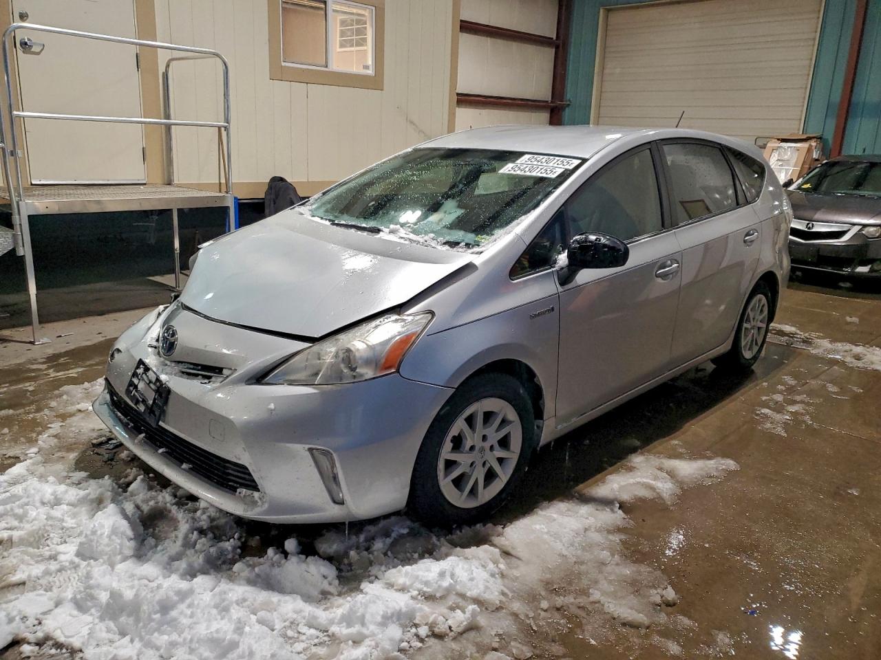TOYOTA PRIUS V 2012