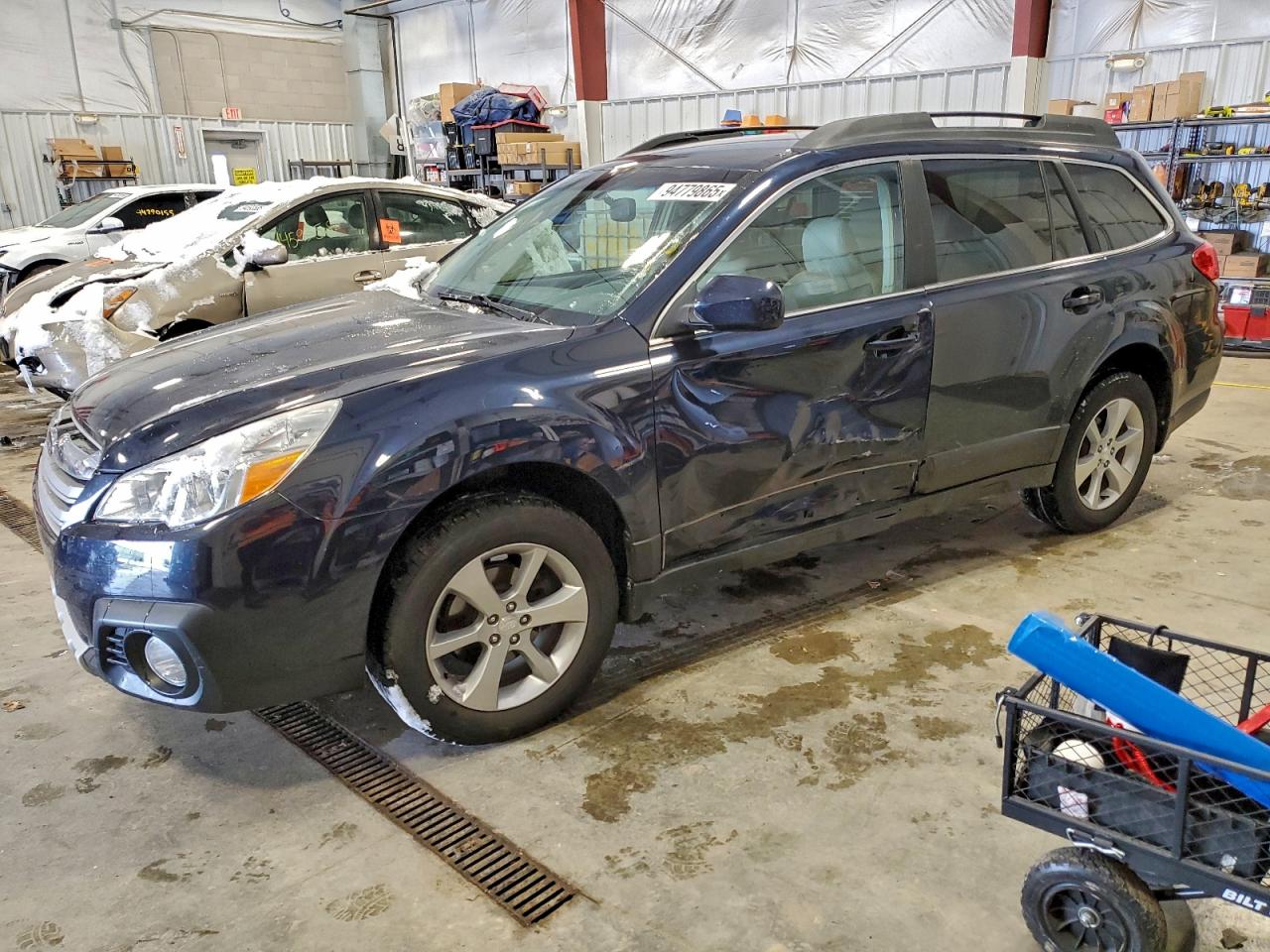 SUBARU OUTBACK 2. 2013