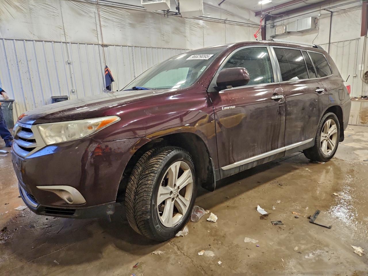 TOYOTA HIGHLANDER 2013