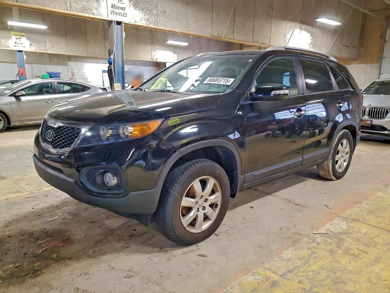 KIA SORENTO LX 2013