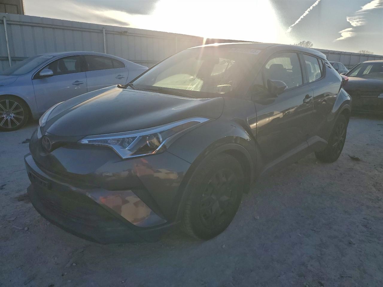 TOYOTA C-HR XLE 2019