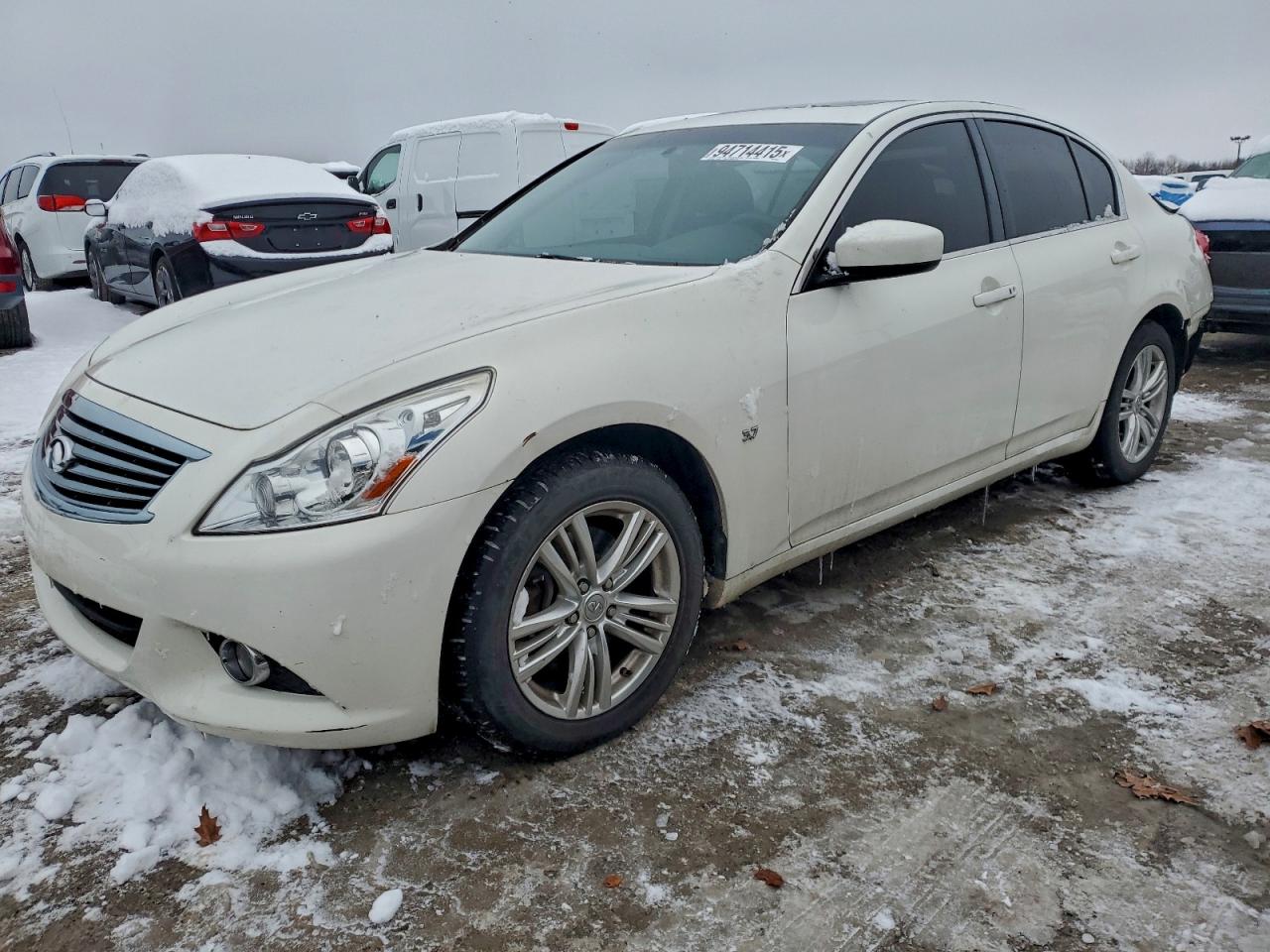 INFINITI Q40 2015