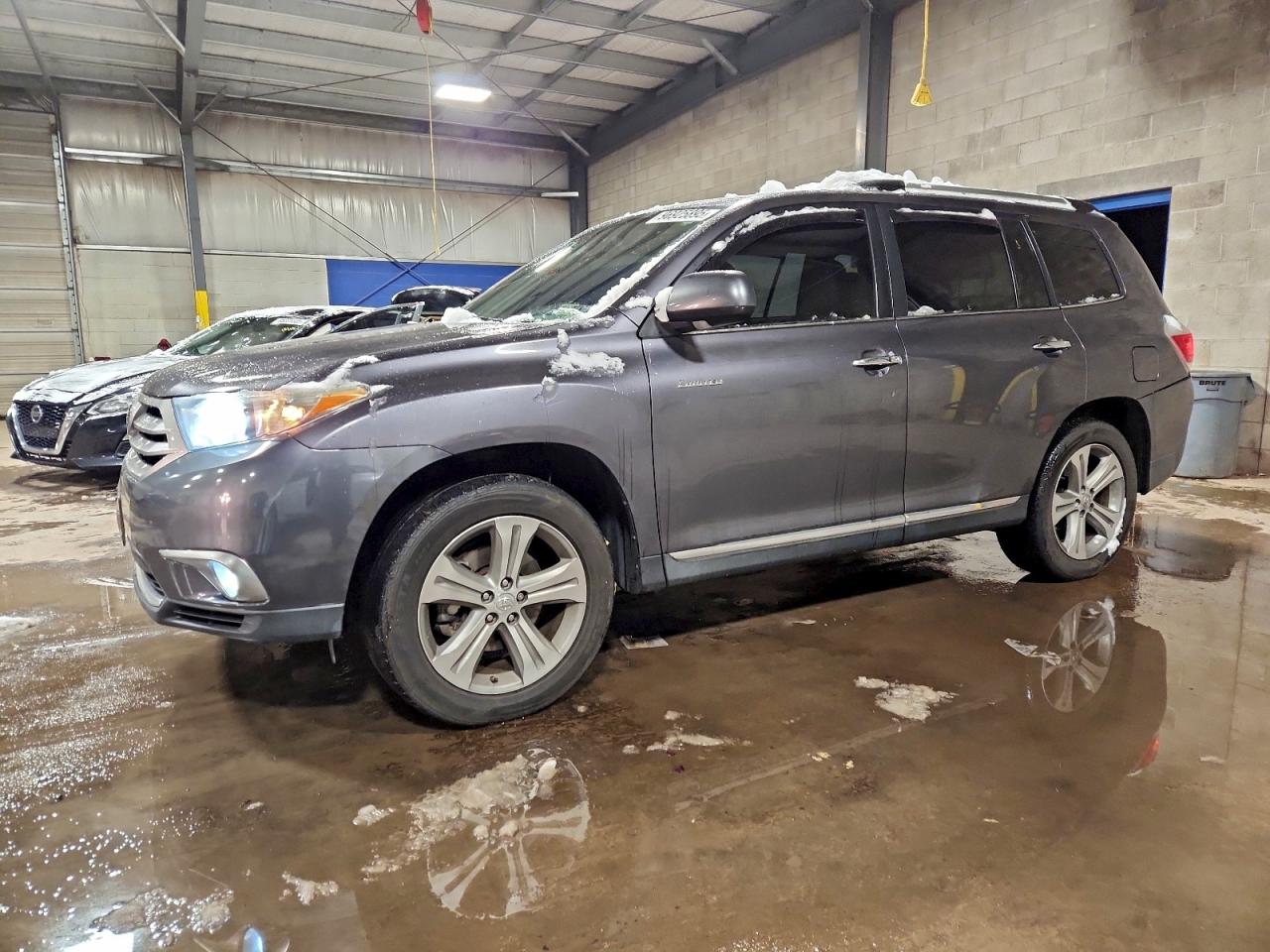 TOYOTA HIGHLANDER 2012