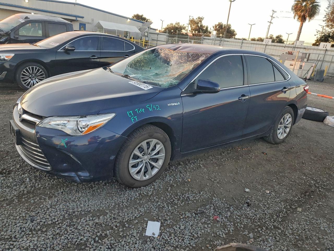TOYOTA CAMRY 2016